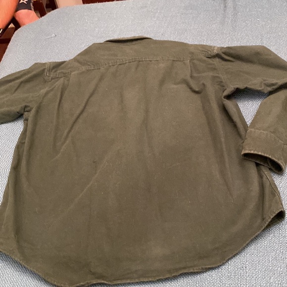Cabelas mens chamois shirt. Size large. - Picture 7 of 7